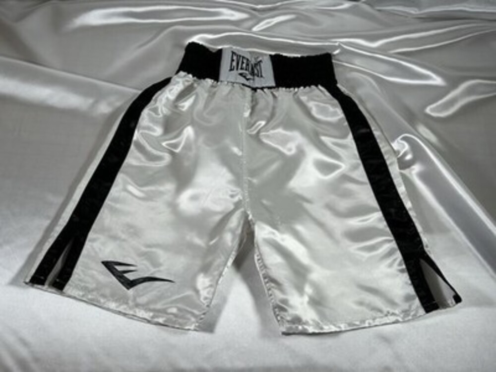 EVERLAST BOXING SATIN SHINY GLANZ MUHAMMAD￼ ALI TRUNKS MENS SIZE M WHITE & Black
